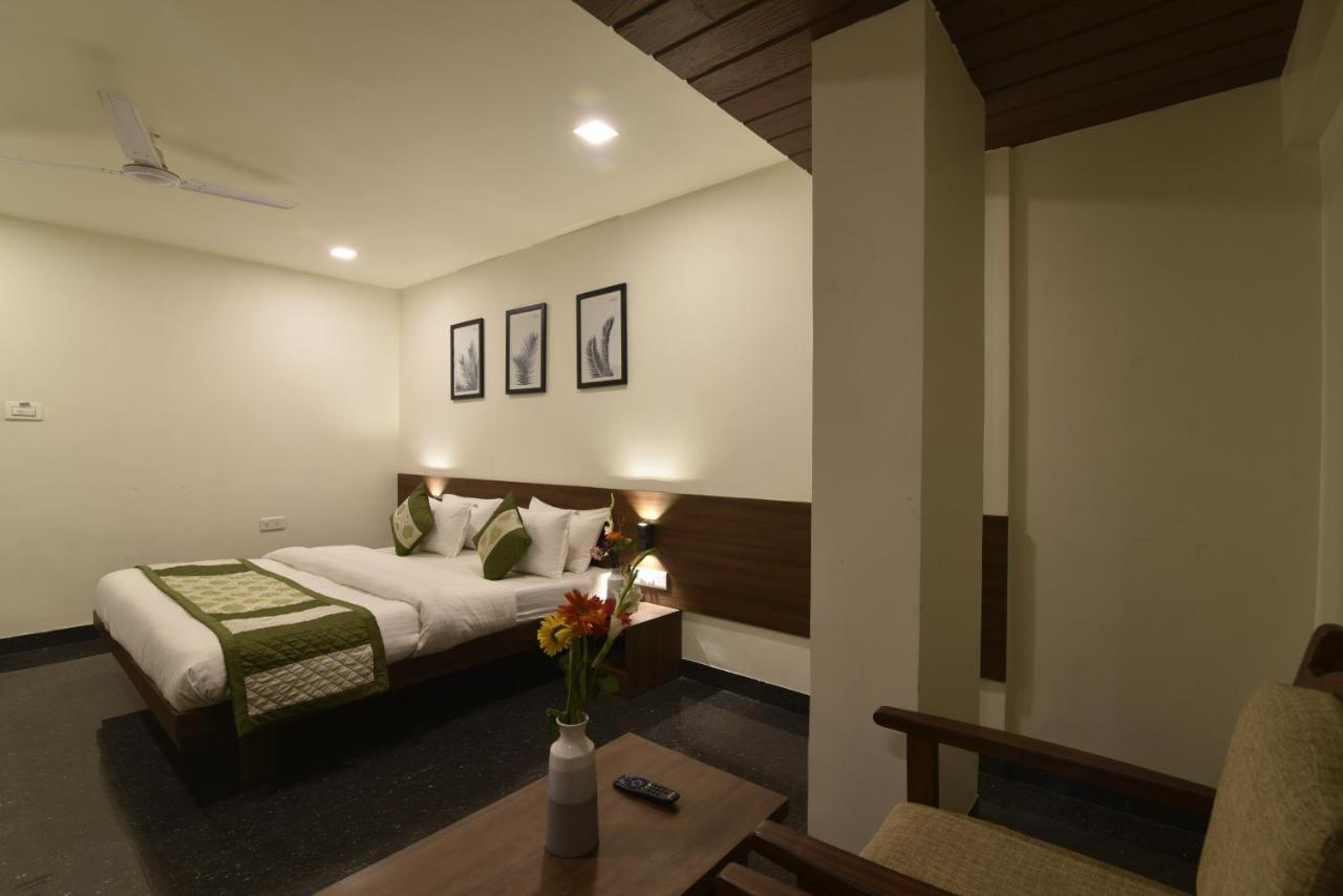 Hotel Clove Bijāpur Esterno foto