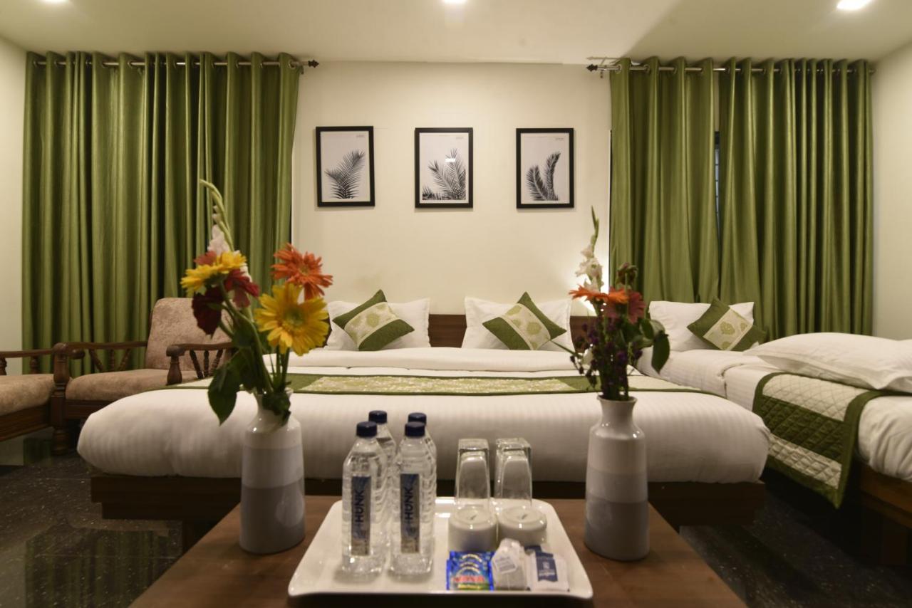 Hotel Clove Bijāpur Esterno foto