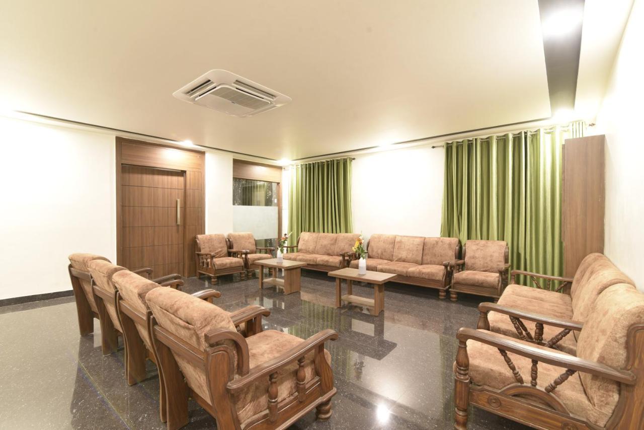 Hotel Clove Bijāpur Esterno foto